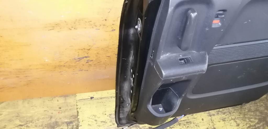 дверь Honda Freed Spike
