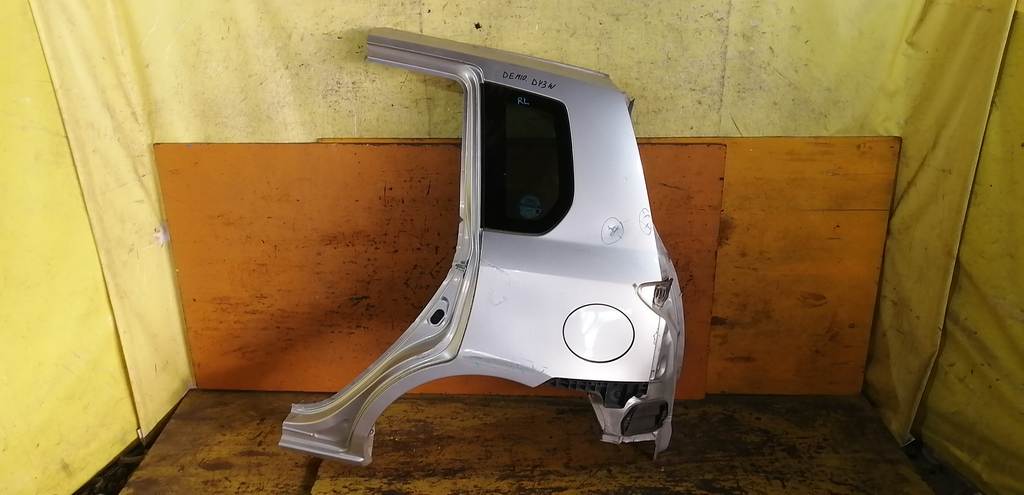 крыло Mazda Demio
