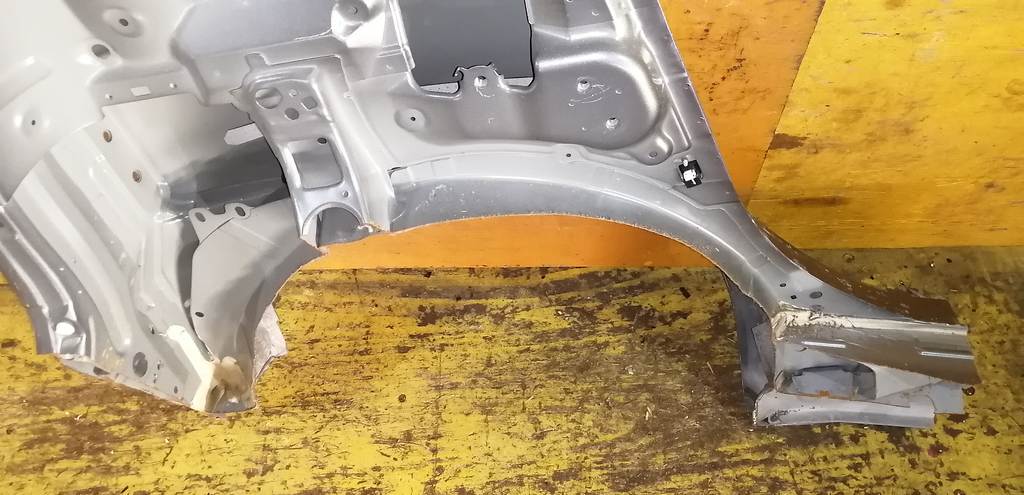 крыло Nissan Note