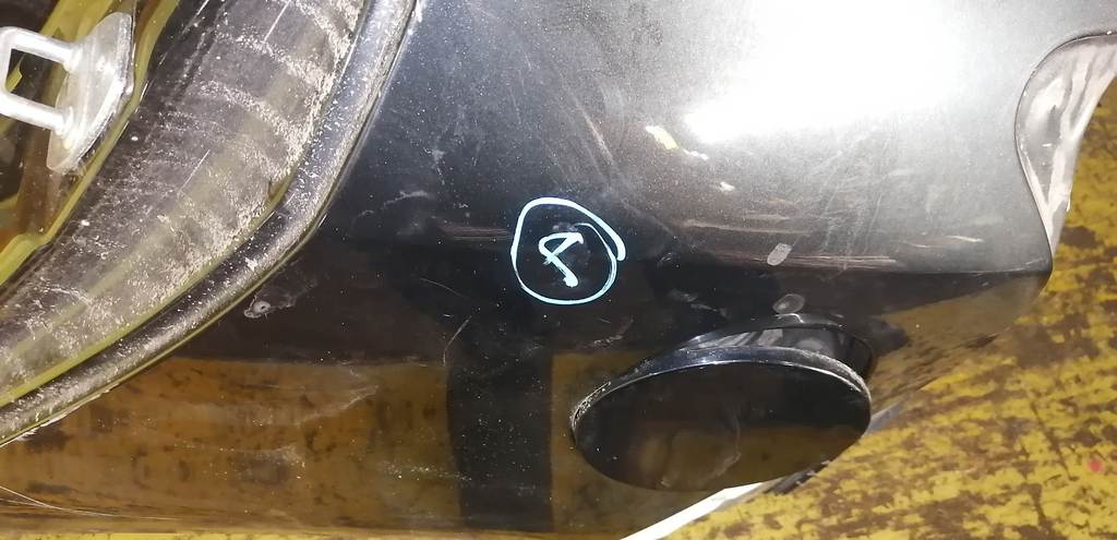 крыло Toyota Vitz