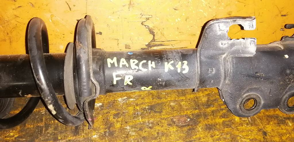 стойка Nissan March