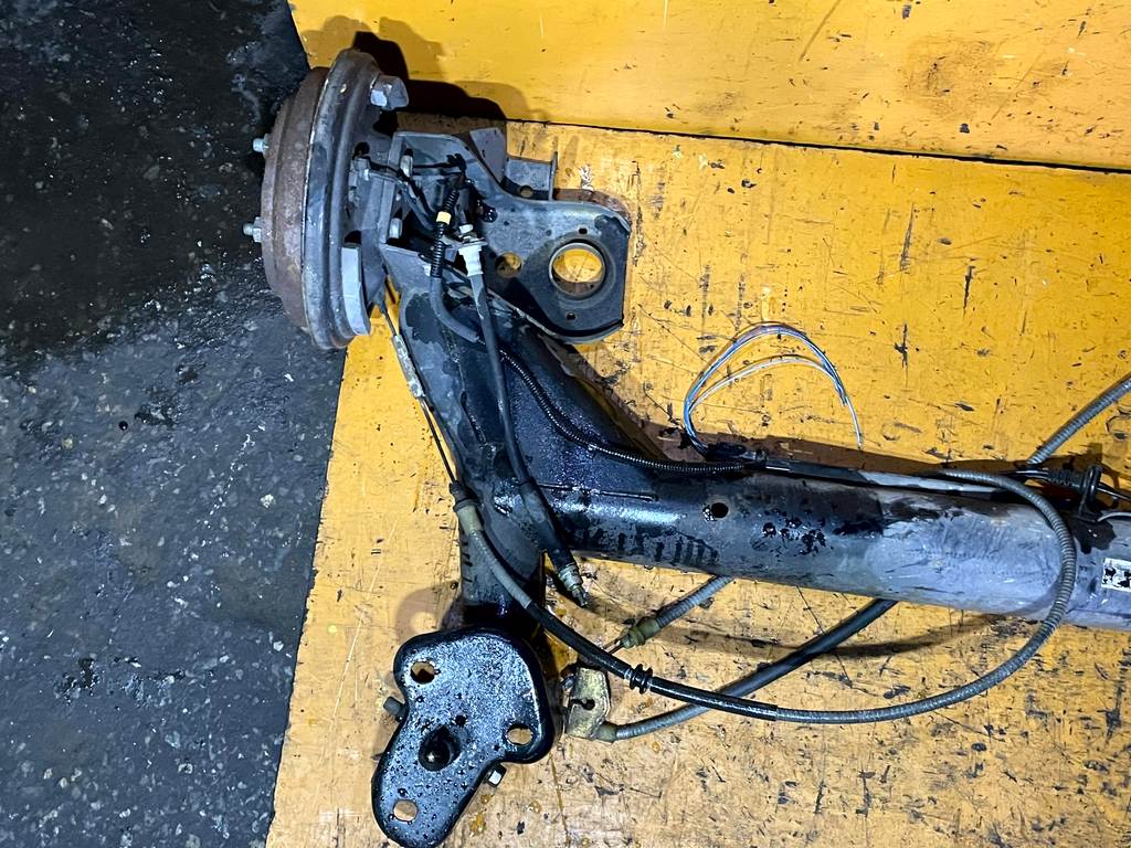 балка Mazda Demio