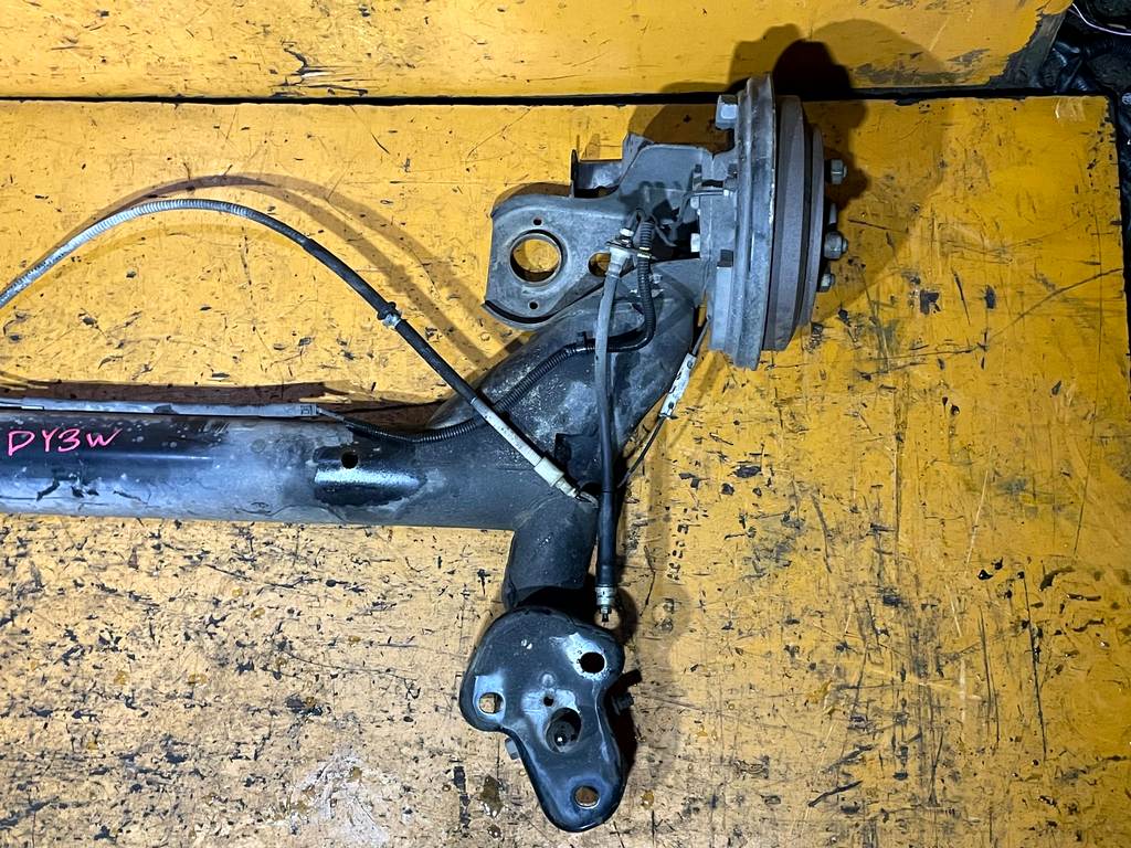 балка Mazda Demio