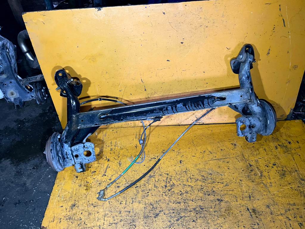 балка Mazda Demio