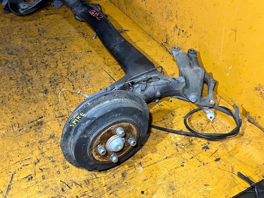 балка Honda Freed Spike