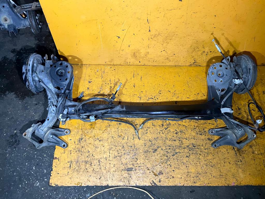 балка Honda Freed Spike