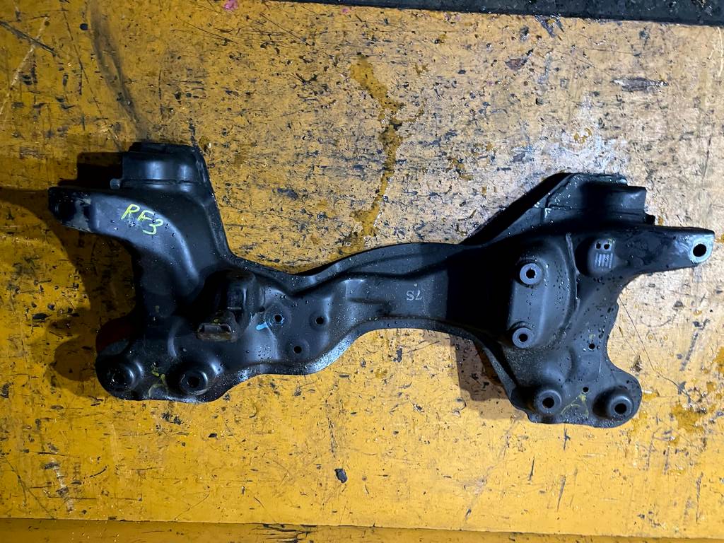 балка Honda Stepwgn