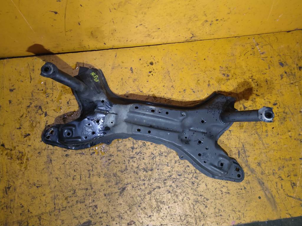 балка Toyota Funcargo