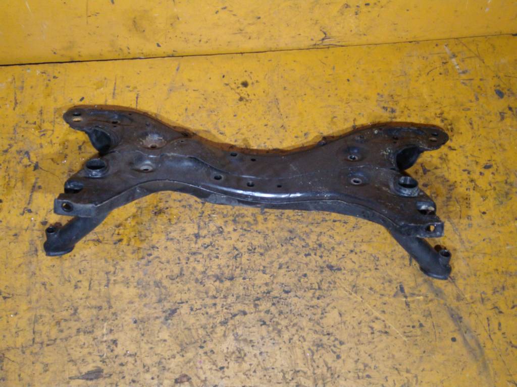 балка Toyota Funcargo