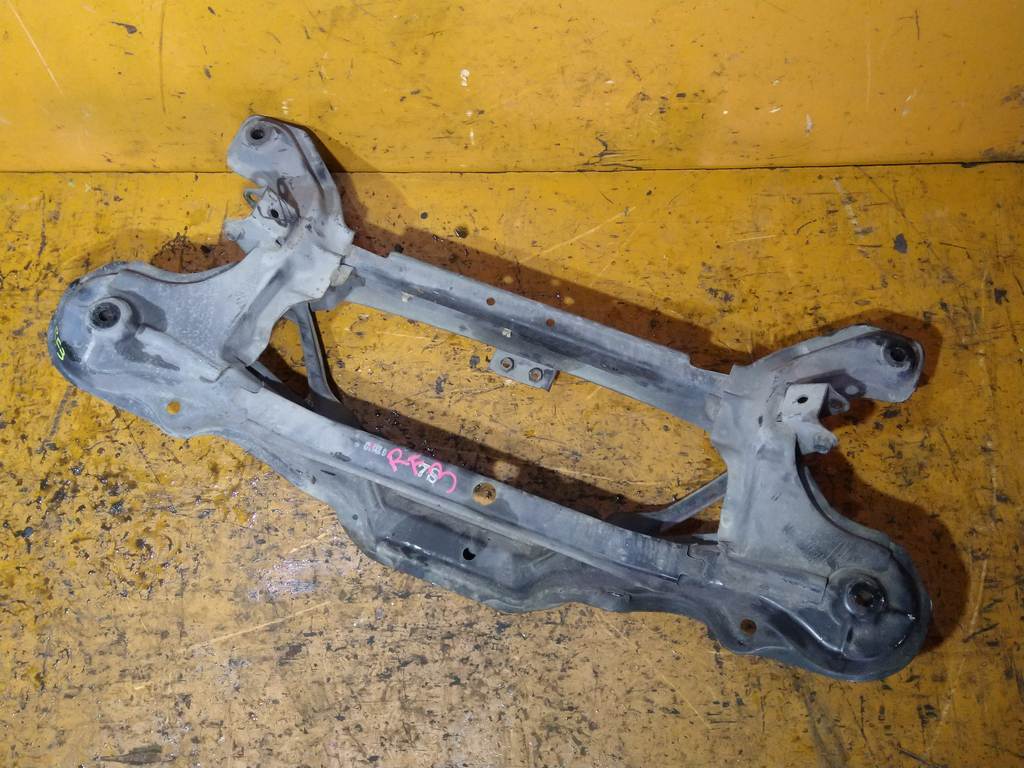 балка Honda Stepwgn