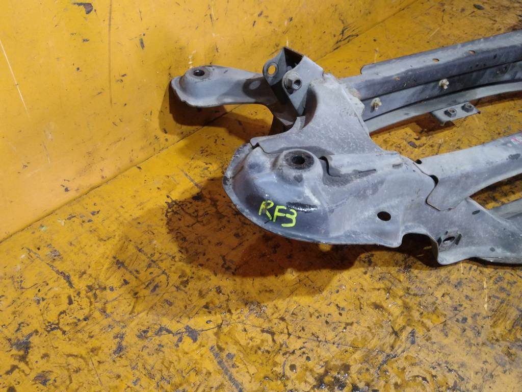 балка Honda Stepwgn