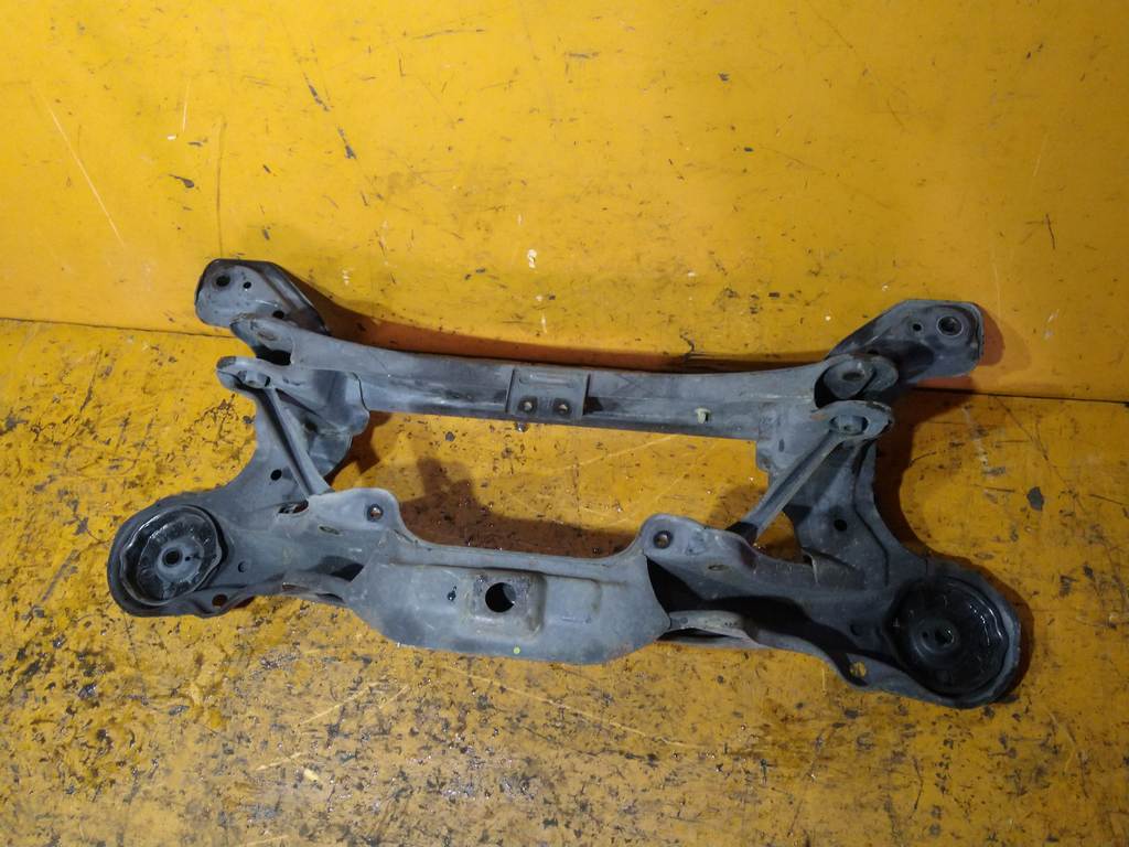 балка Honda Stepwgn