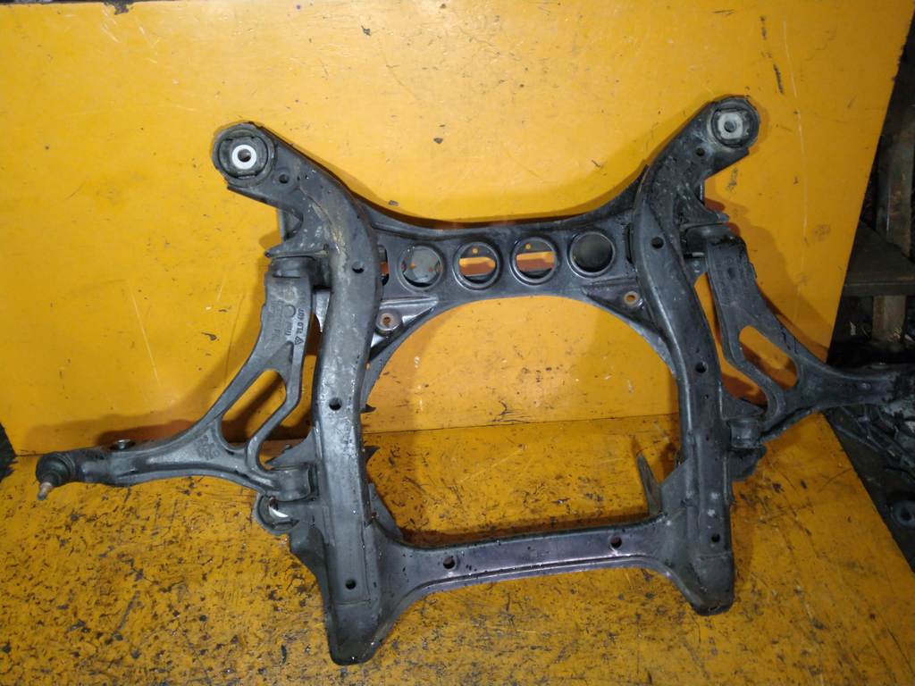 балка Volkswagen Touareg