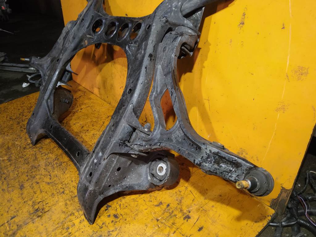 балка Volkswagen Touareg