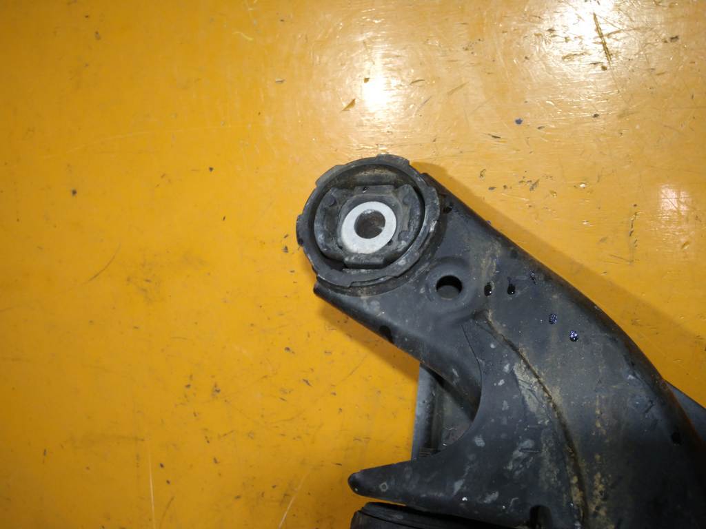 балка Volkswagen Touareg