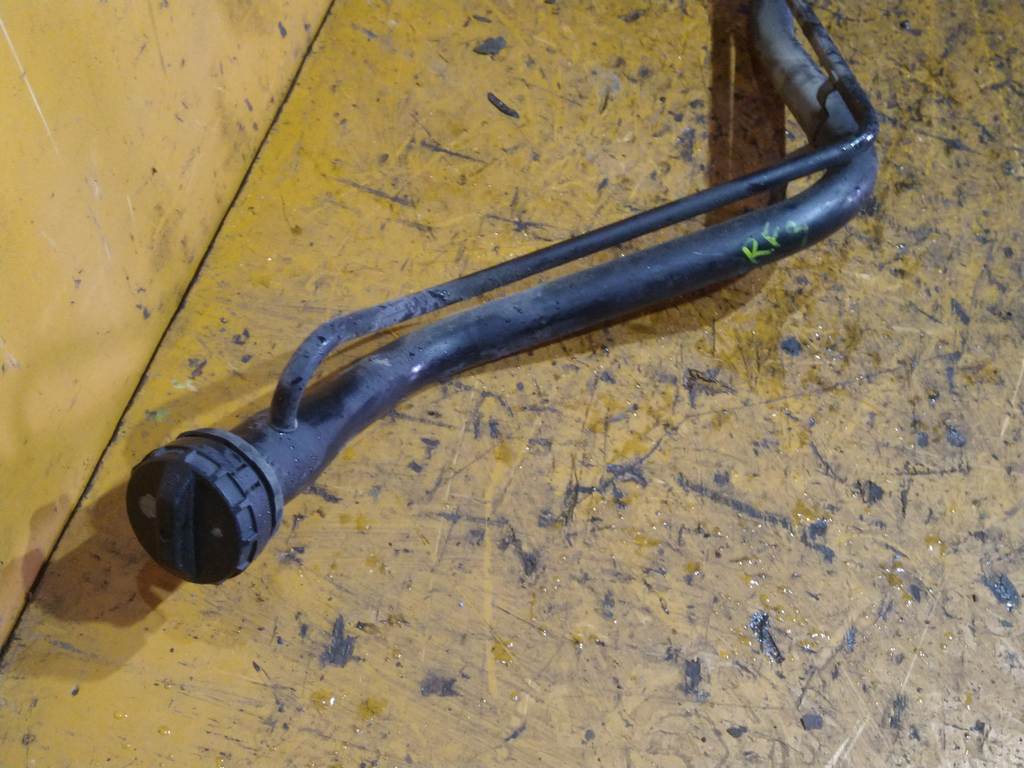 заливная горловина топливного бака Honda Stepwgn