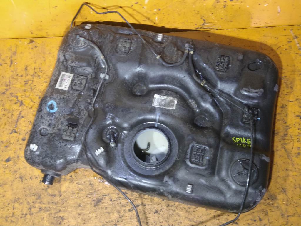 бензобак Honda Freed Spike