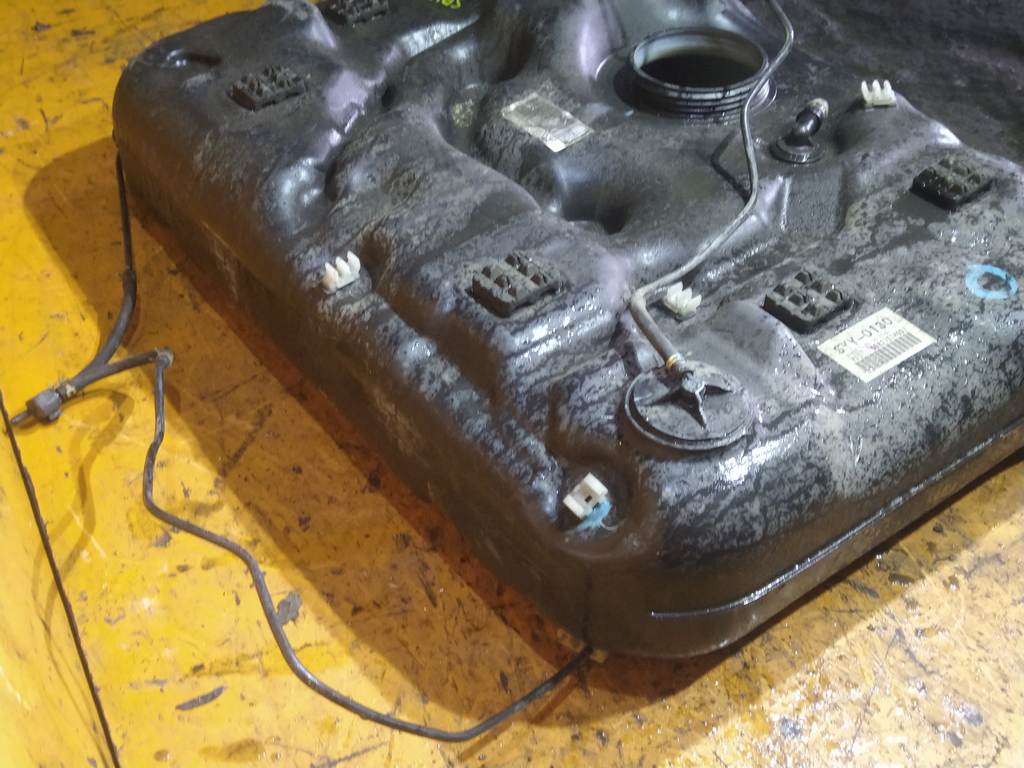 бензобак Honda Freed Spike