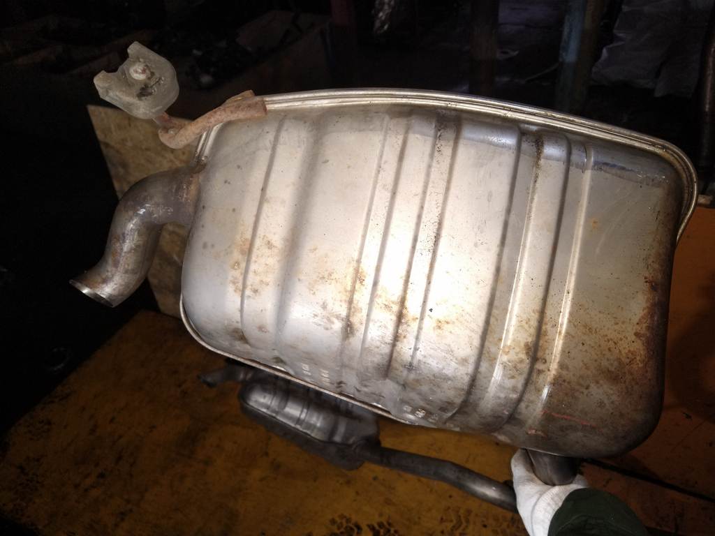 глушитель Mercedes-Benz E-Class