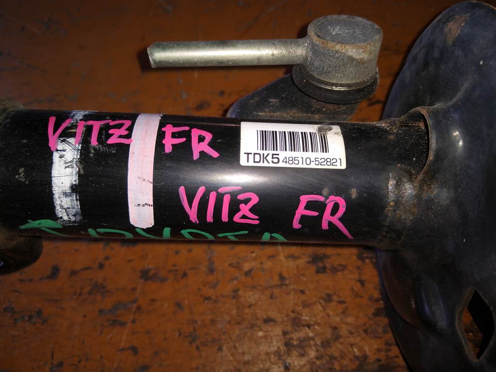 стойка Toyota Vitz