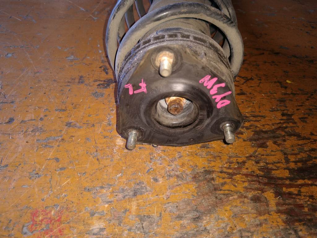 стойка Mazda Demio