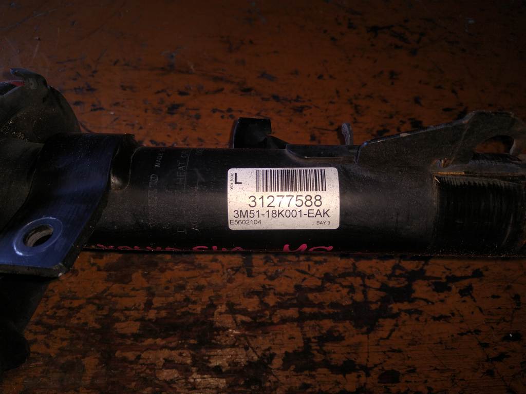 стойка Volvo S40