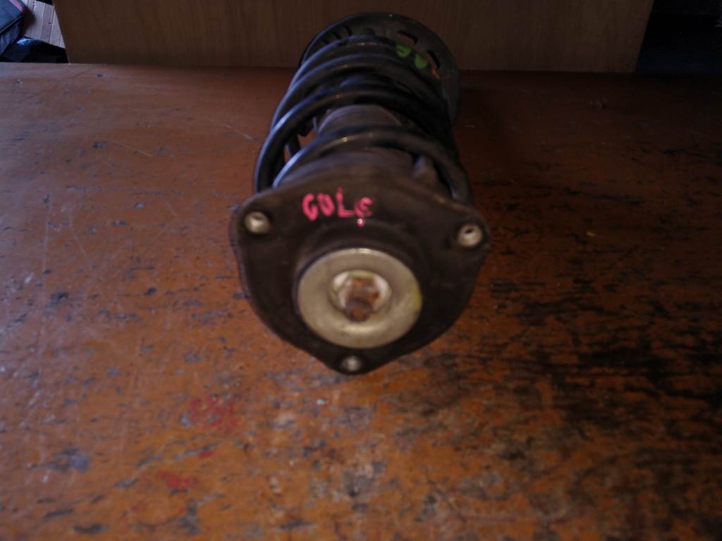 стойка Volkswagen Golf