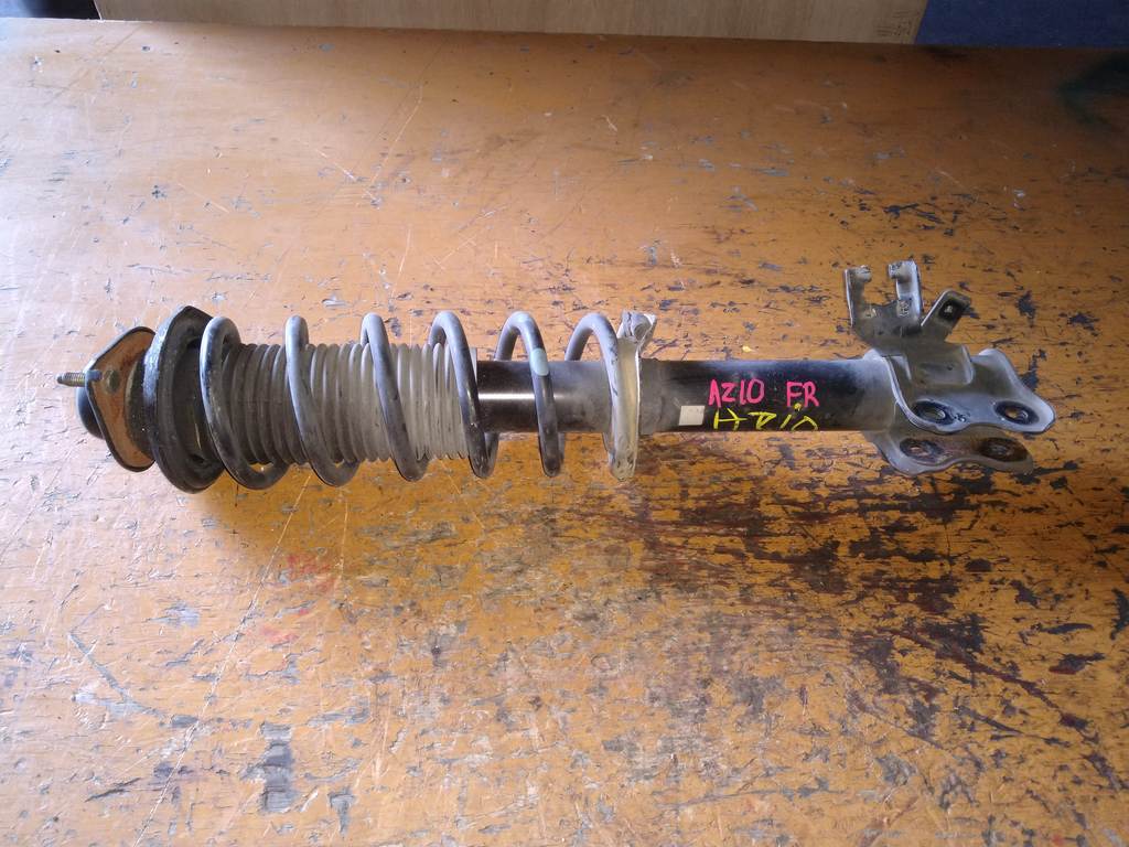 стойка Nissan Cube