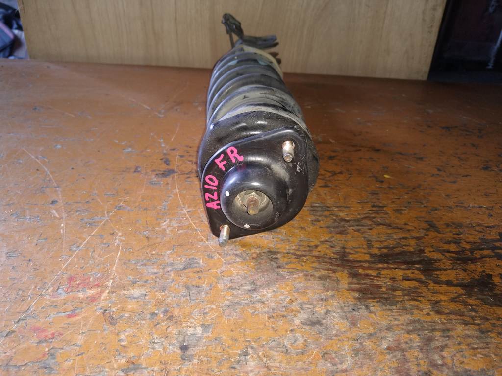 стойка Nissan Cube