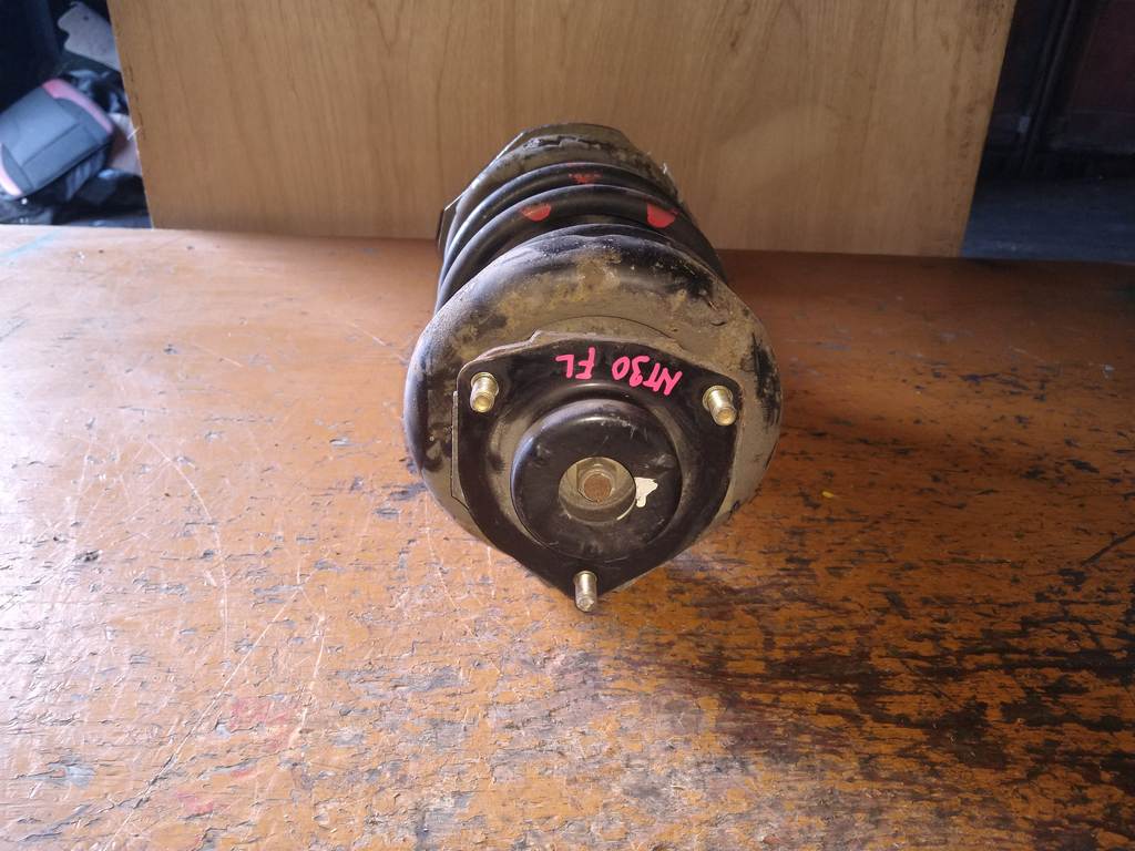 стойка Nissan X-Trail