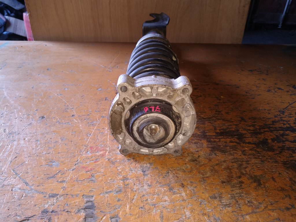 стойка Volkswagen Touareg