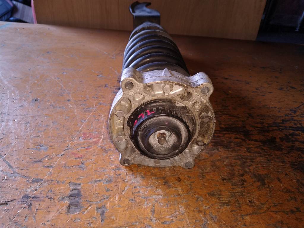 стойка Volkswagen Touareg