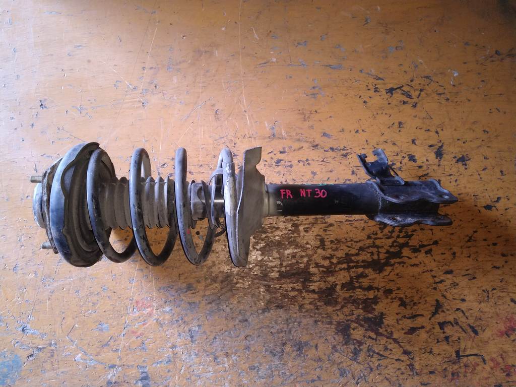 стойка Nissan X-Trail