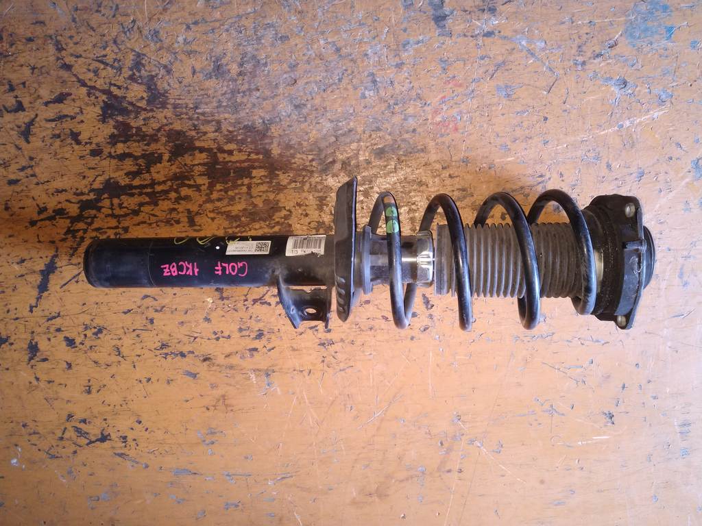 стойка Volkswagen Golf