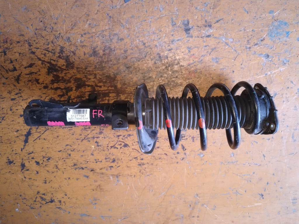 стойка Volvo S40