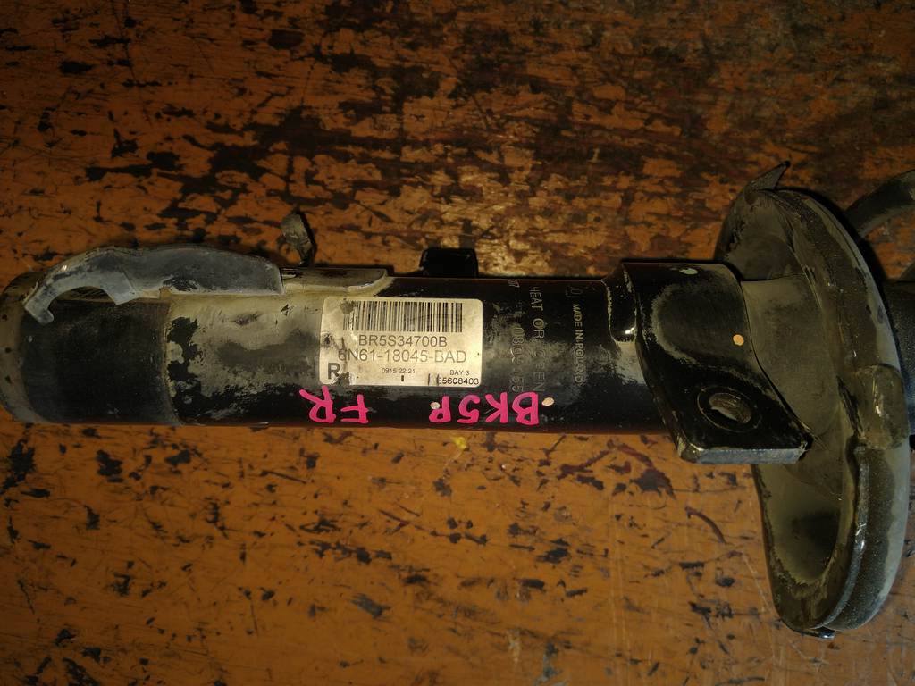 стойка Mazda Axela