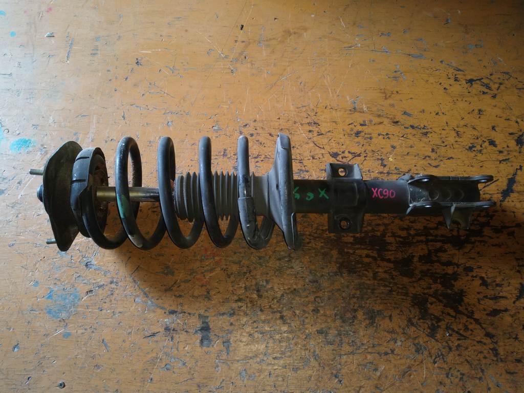 стойка Volvo XC90