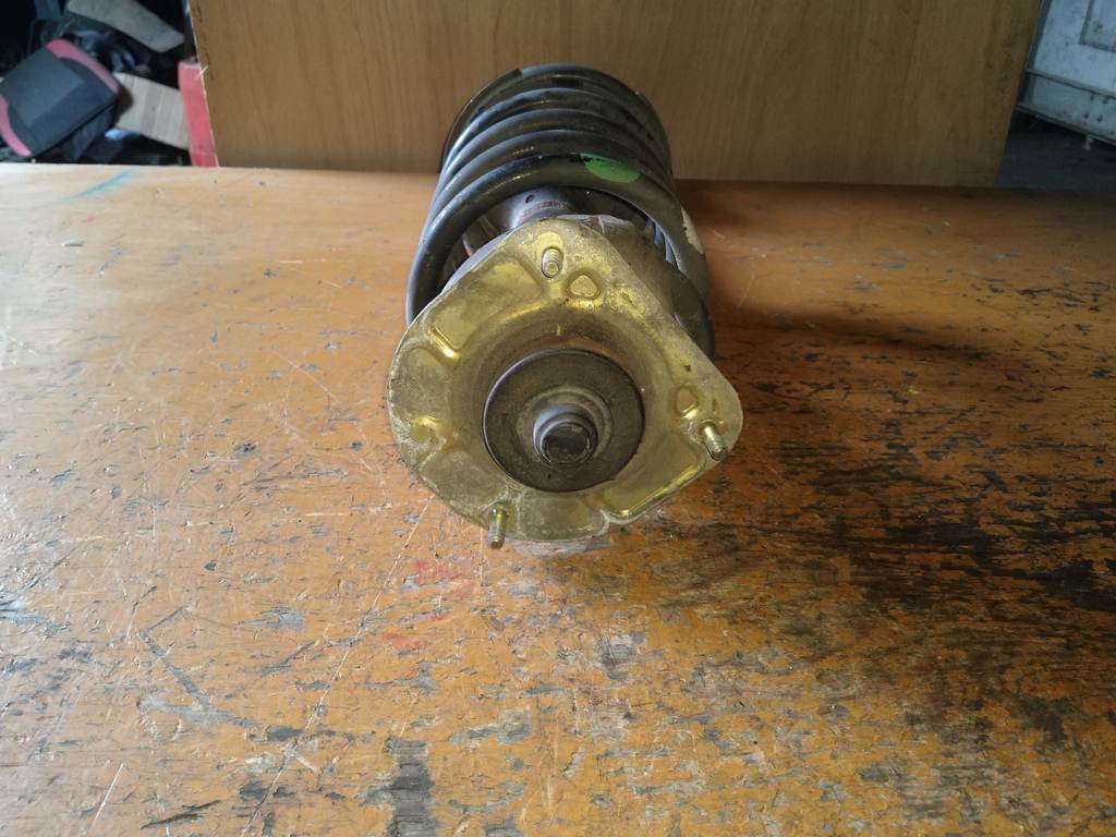 стойка Volvo XC90