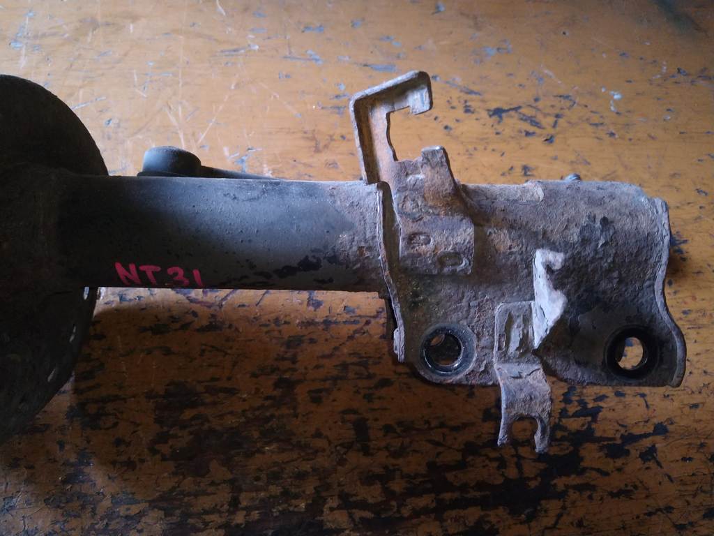 стойка Nissan X-Trail