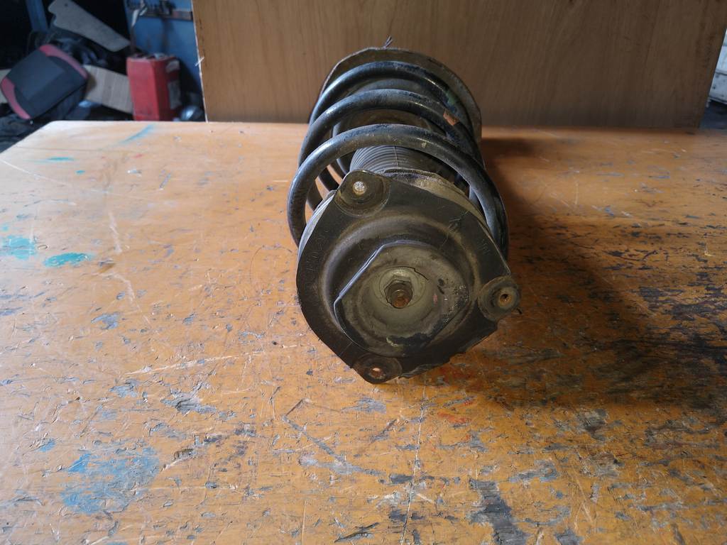 стойка Nissan X-Trail