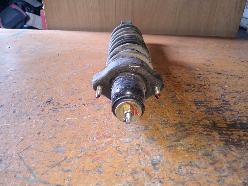 стойка Mitsubishi Outlander