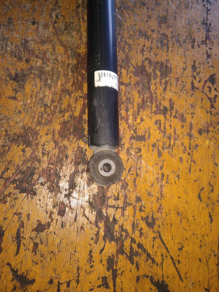 амортизатор Honda Fit