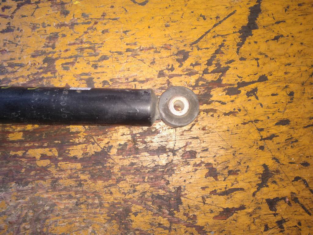 амортизатор Honda Freed Spike