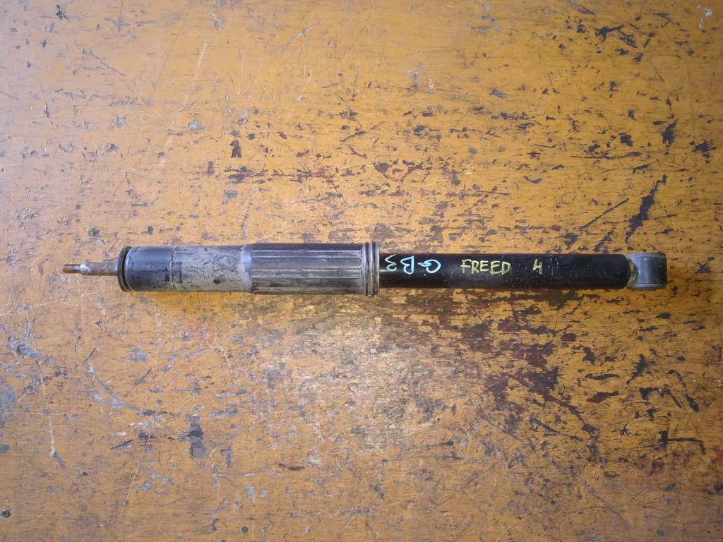 амортизатор Honda Freed Spike