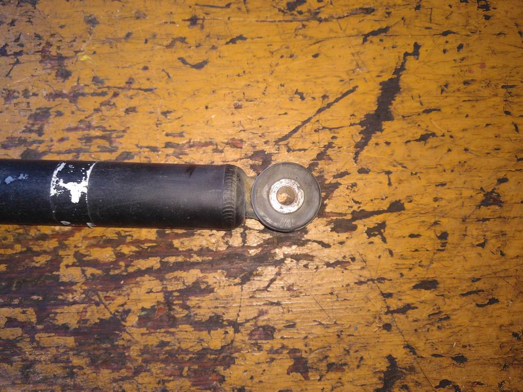 амортизатор Honda Fit