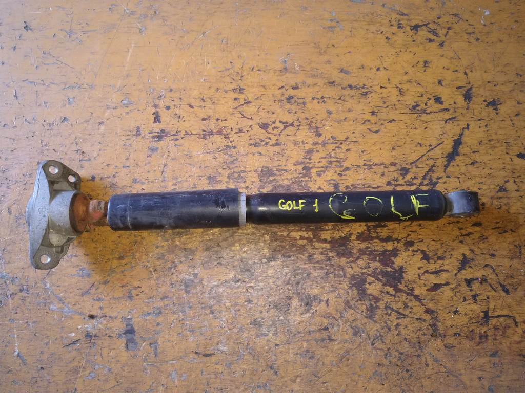 амортизатор Volkswagen Golf