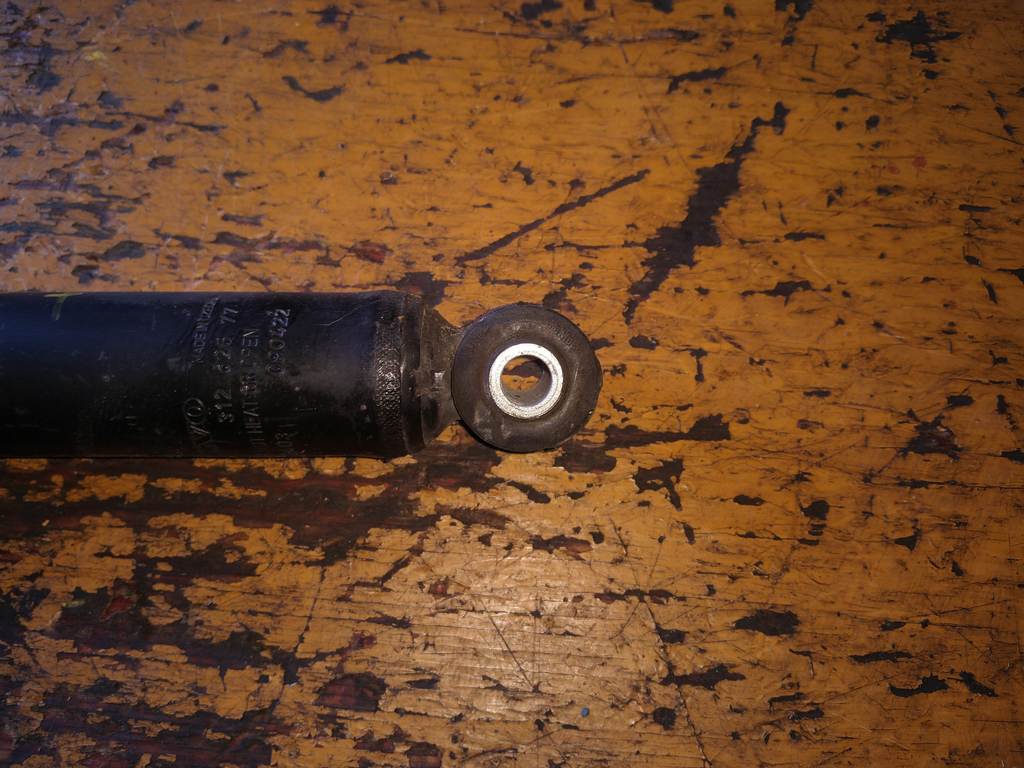 амортизатор Volvo S40