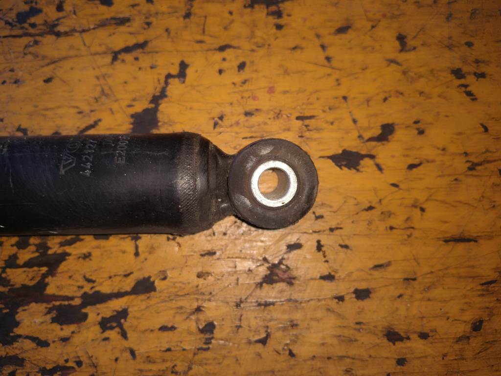 амортизатор Volvo S40