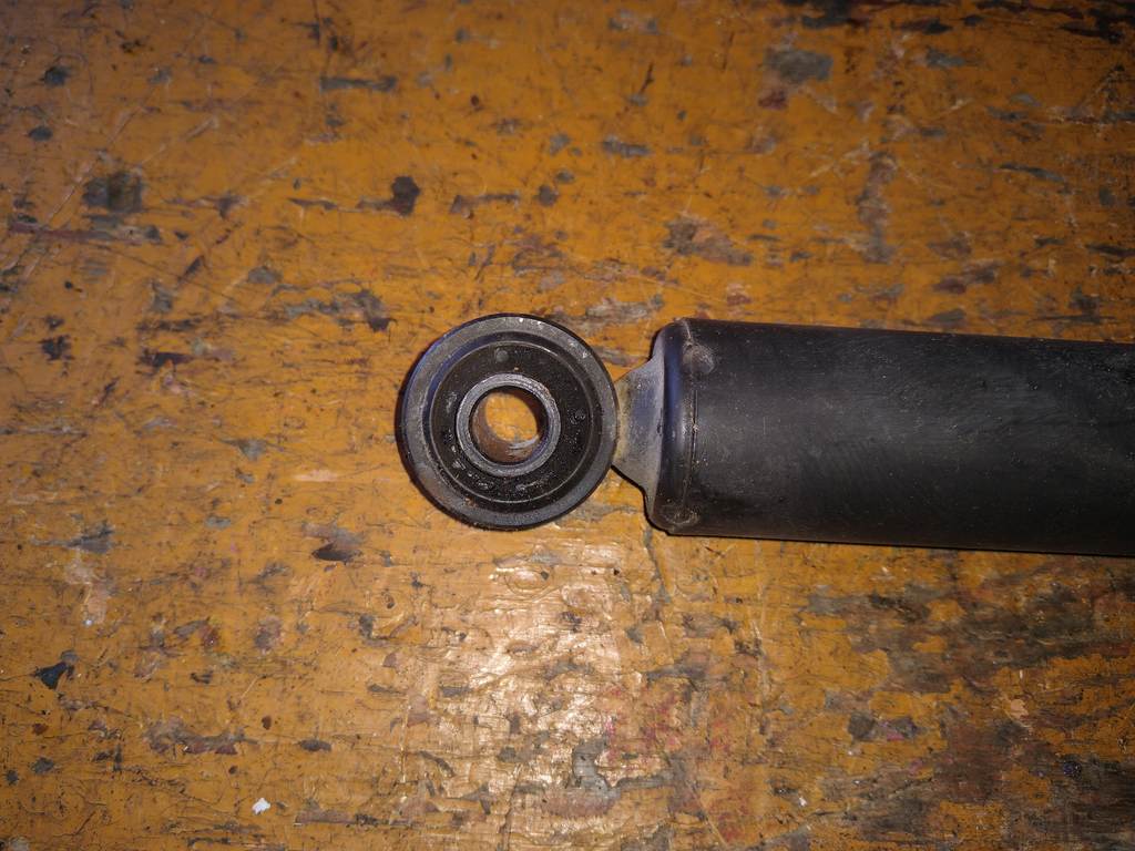 амортизатор Suzuki Solio