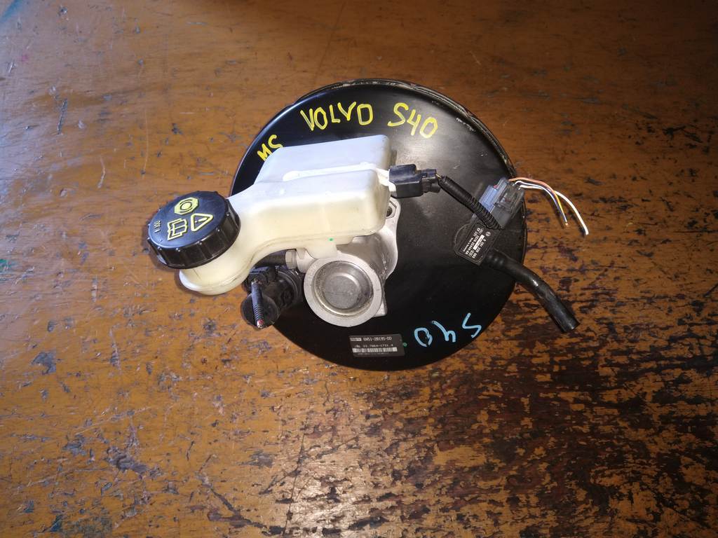 вакуумный усилитель тормозов Volvo S40